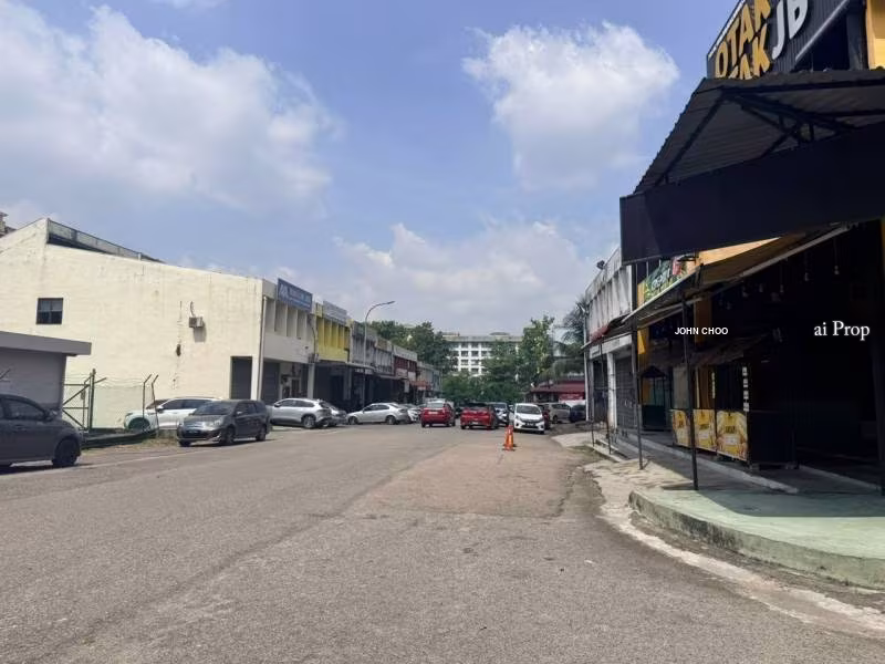 Taman Bukit Mewah Link Factory For Sale In Johor Bahru - 3847 Sqft #2520 - Slide Photo 1